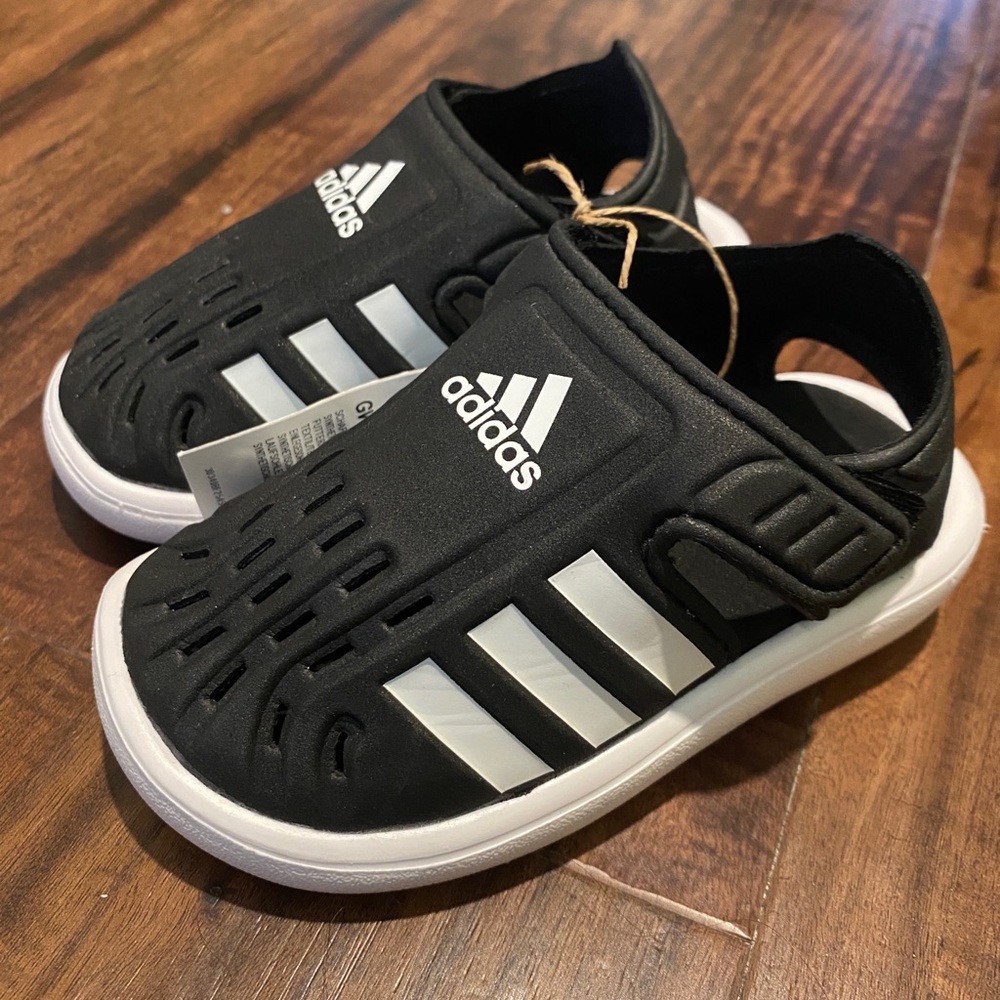 Adidas baby/toddler Water Shoes - Size 6 - Brand new, never worn - boy or girl